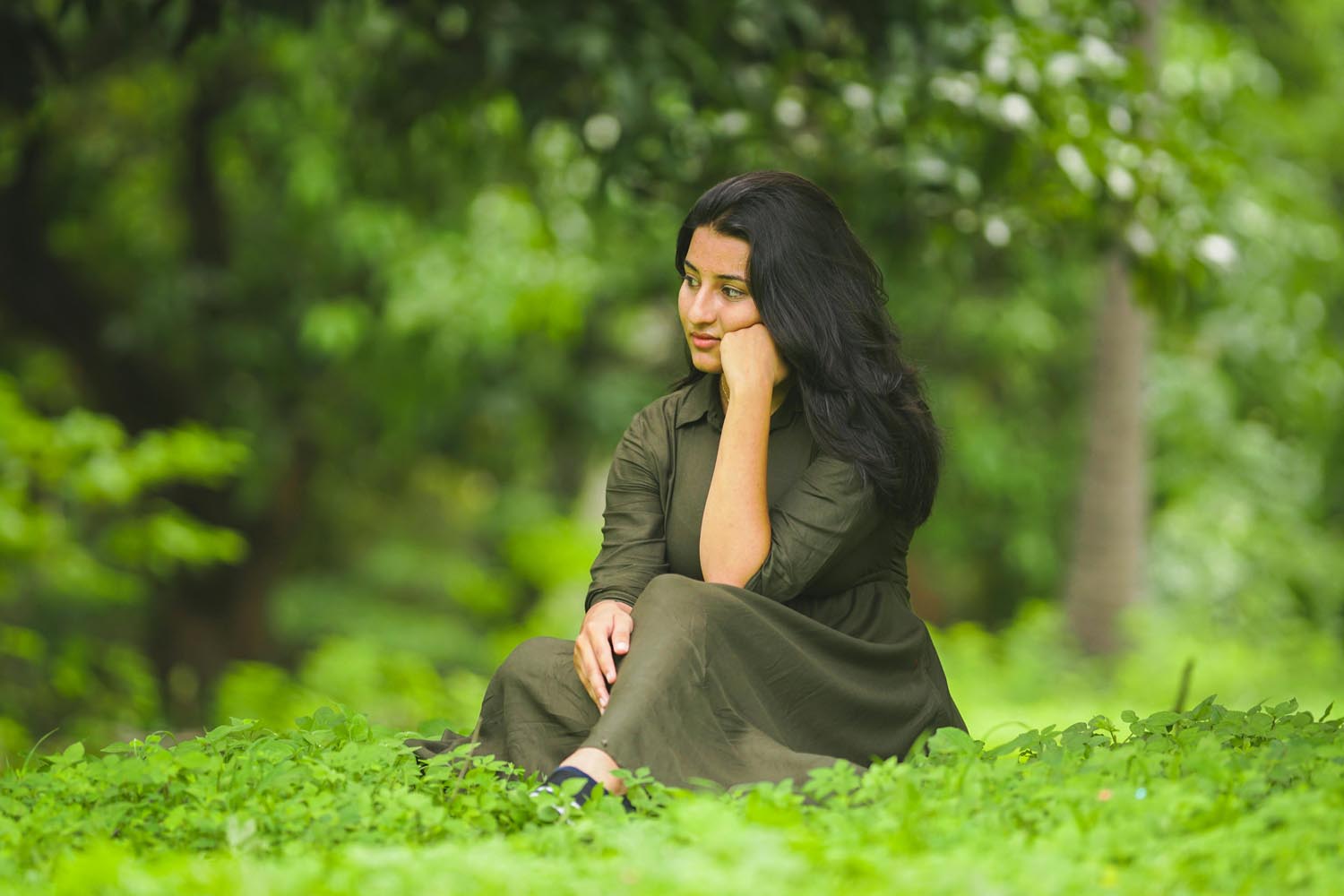Woman waiting for two friends over coffee in vanishing forests, symbolizing emotional connection and trust in Maryland and DC